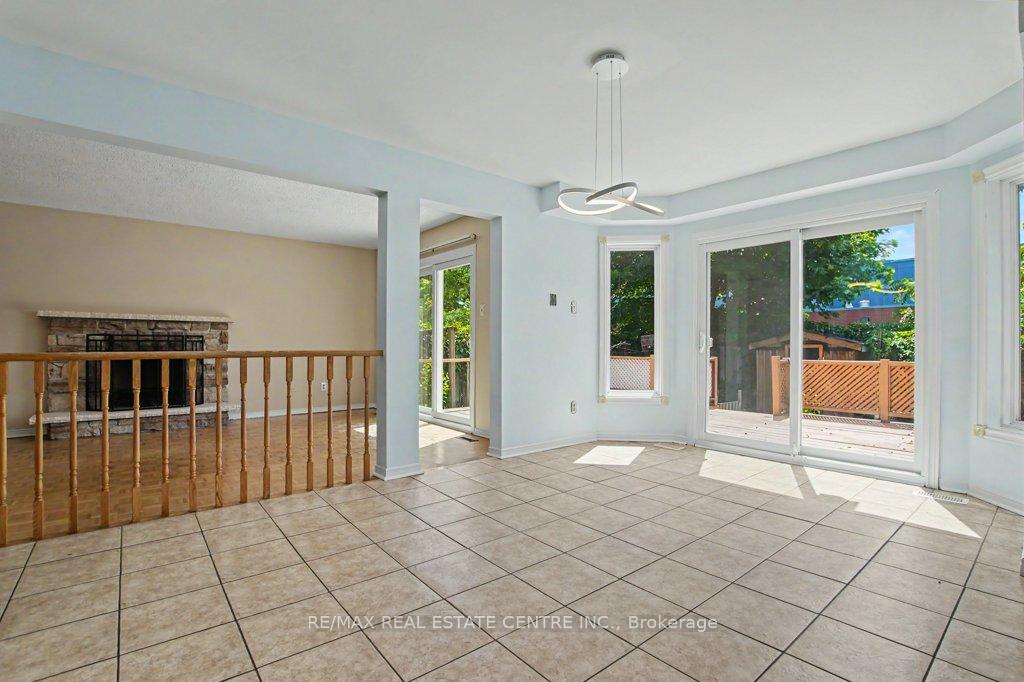 Photo 13 of 68 Moorehead Crescent, Brampton, Heart Lake East — HOMEH