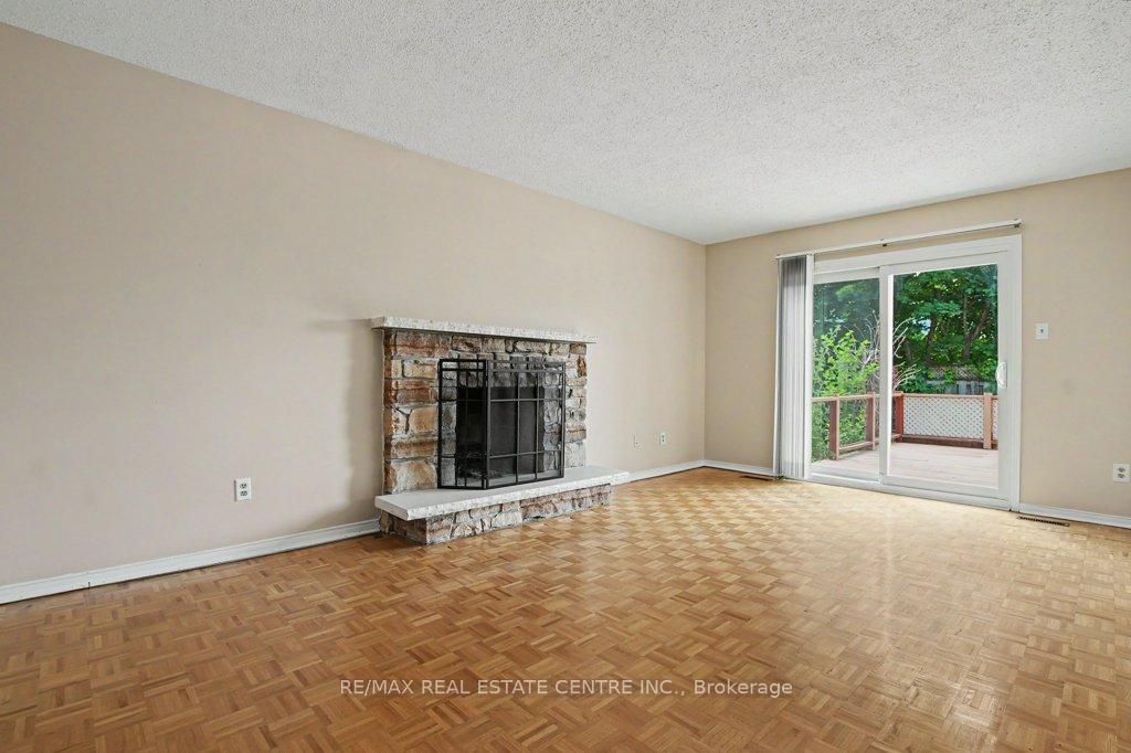 Photo 17 of 68 Moorehead Crescent, Brampton, Heart Lake East — HOMEH