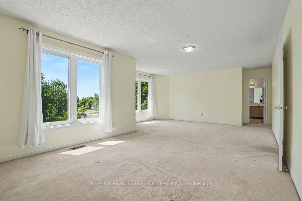 Photo 30 of 68 Moorehead Crescent, Brampton, Heart Lake East — HOMEH
