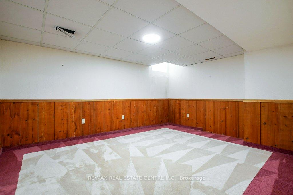 Photo 37 of 68 Moorehead Crescent, Brampton, Heart Lake East — HOMEH
