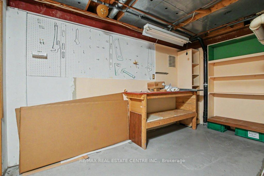 Photo 41 of 68 Moorehead Crescent, Brampton, Heart Lake East — HOMEH