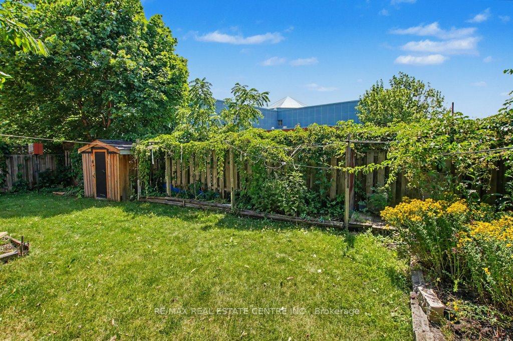Photo 46 of 68 Moorehead Crescent, Brampton, Heart Lake East — HOMEH