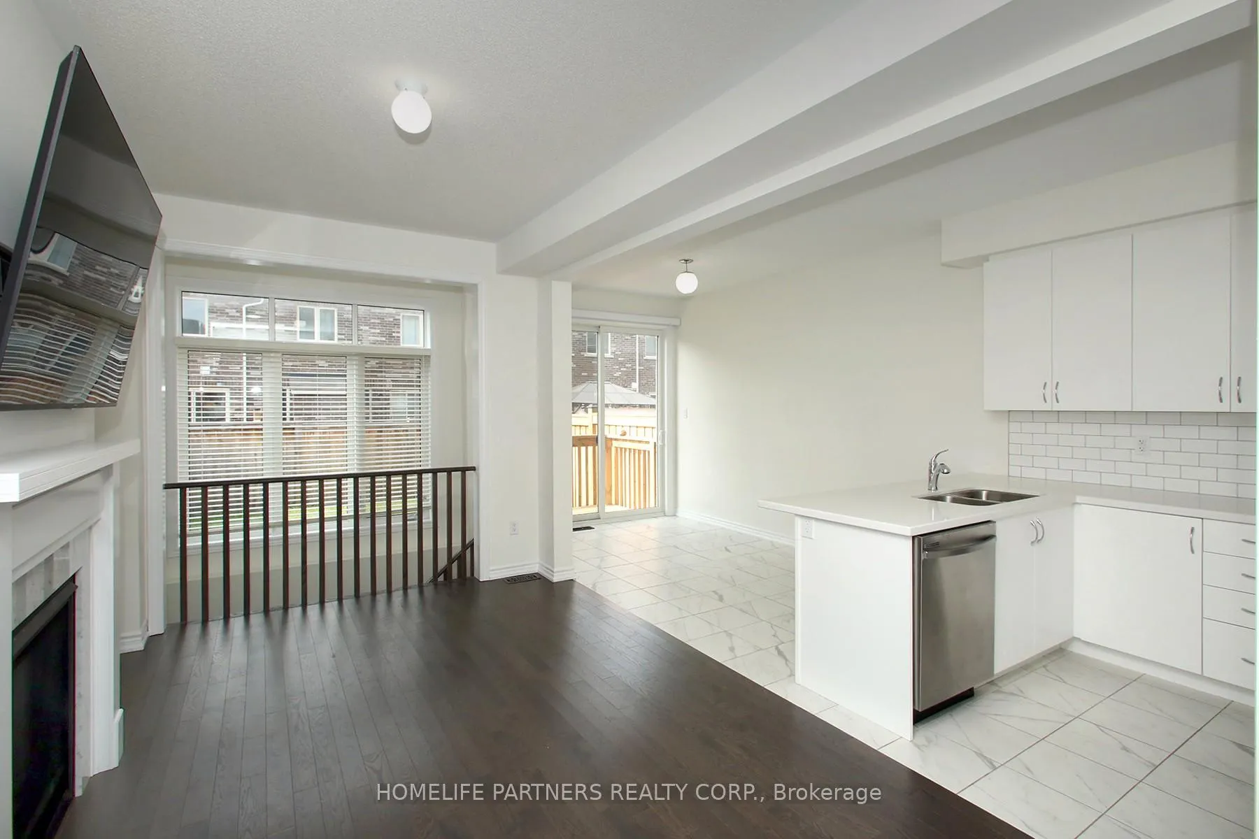 Photo 10 of 80 Coho Drive, Whitby, Rural Whitby — HOMEH