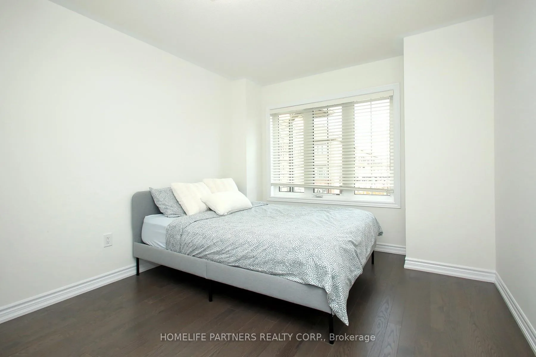 Photo 23 of 80 Coho Drive, Whitby, Rural Whitby — HOMEH