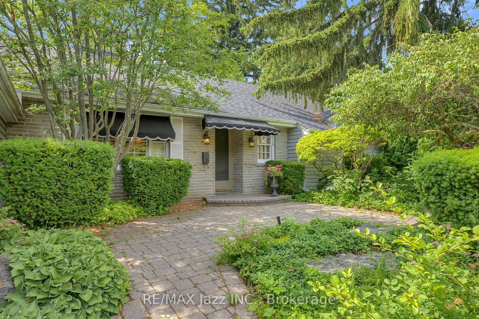 Photo 2 of 630 Brookside Drive, Oshawa, O'Neill — HOMEH