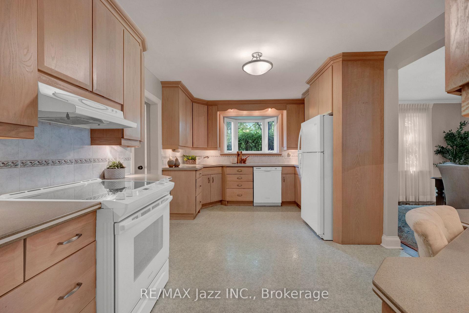 Photo 11 of 630 Brookside Drive, Oshawa, O'Neill — HOMEH