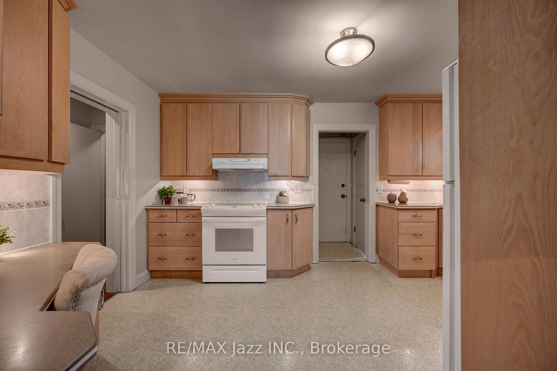 Photo 12 of 630 Brookside Drive, Oshawa, O'Neill — HOMEH