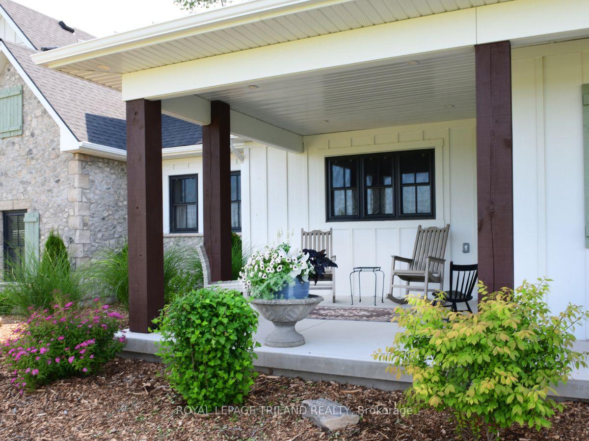 Photo 3 of 5540 Carriage Road, Middlesex Centre, Rural Middlesex Centre — HOMEH