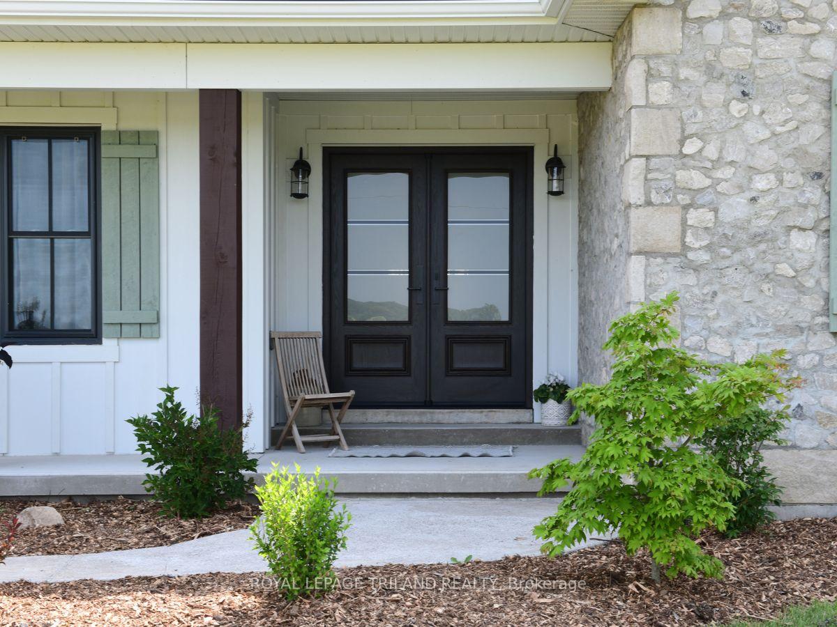 Photo 4 of 5540 Carriage Road, Middlesex Centre, Rural Middlesex Centre — HOMEH