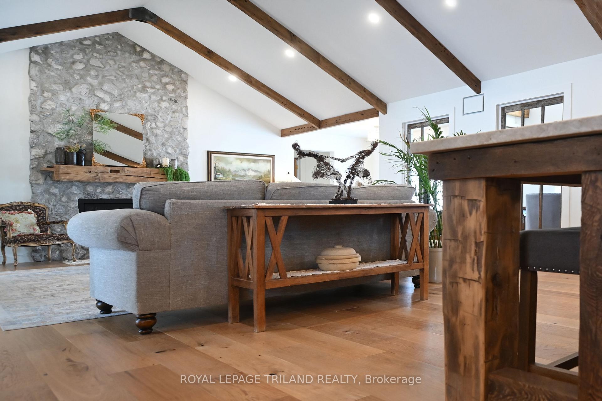 Photo 10 of 5540 Carriage Road, Middlesex Centre, Rural Middlesex Centre — HOMEH