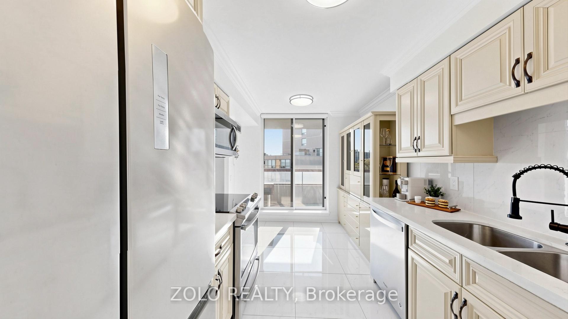 Photo 11 of Unit 704, 91 Townsgate Drive, Vaughan, Crestwood-Springfarm-Yorkhill — HOMEH