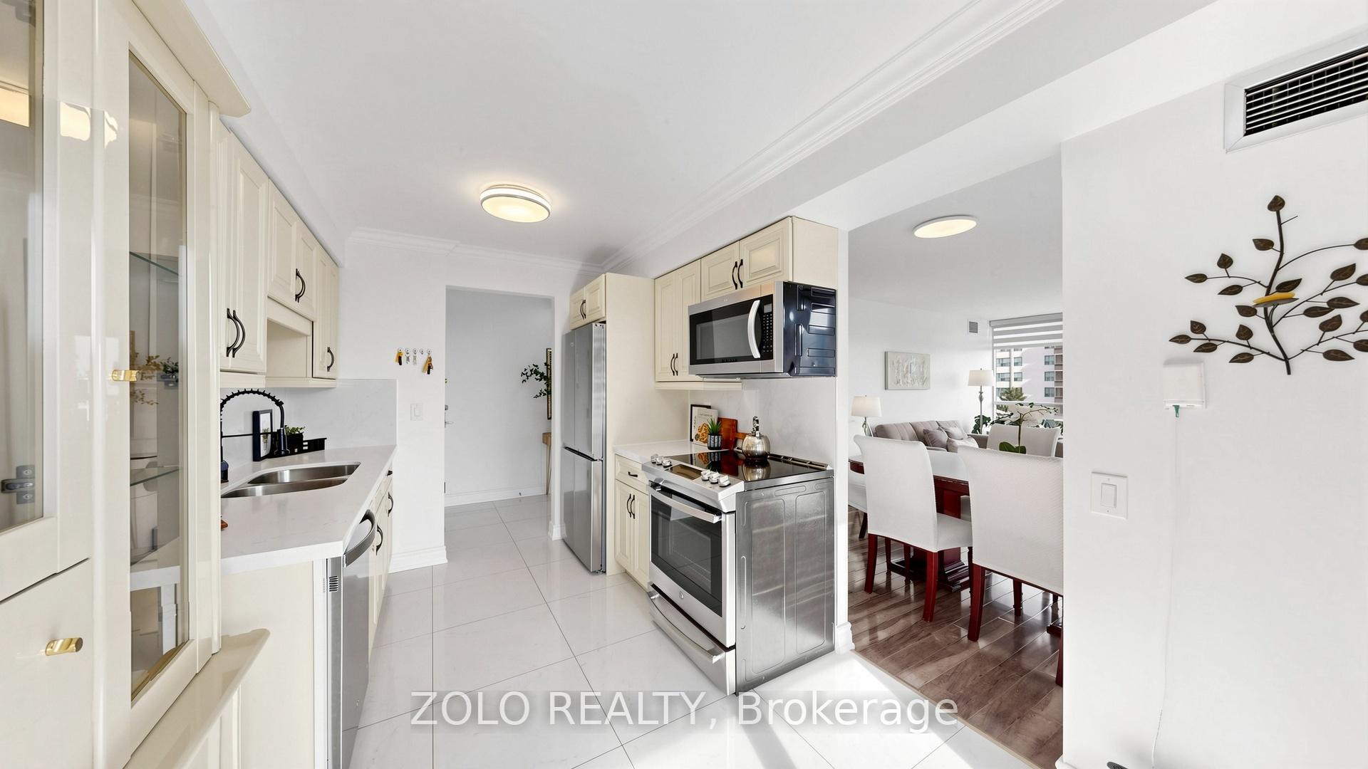 Photo 13 of Unit 704, 91 Townsgate Drive, Vaughan, Crestwood-Springfarm-Yorkhill — HOMEH
