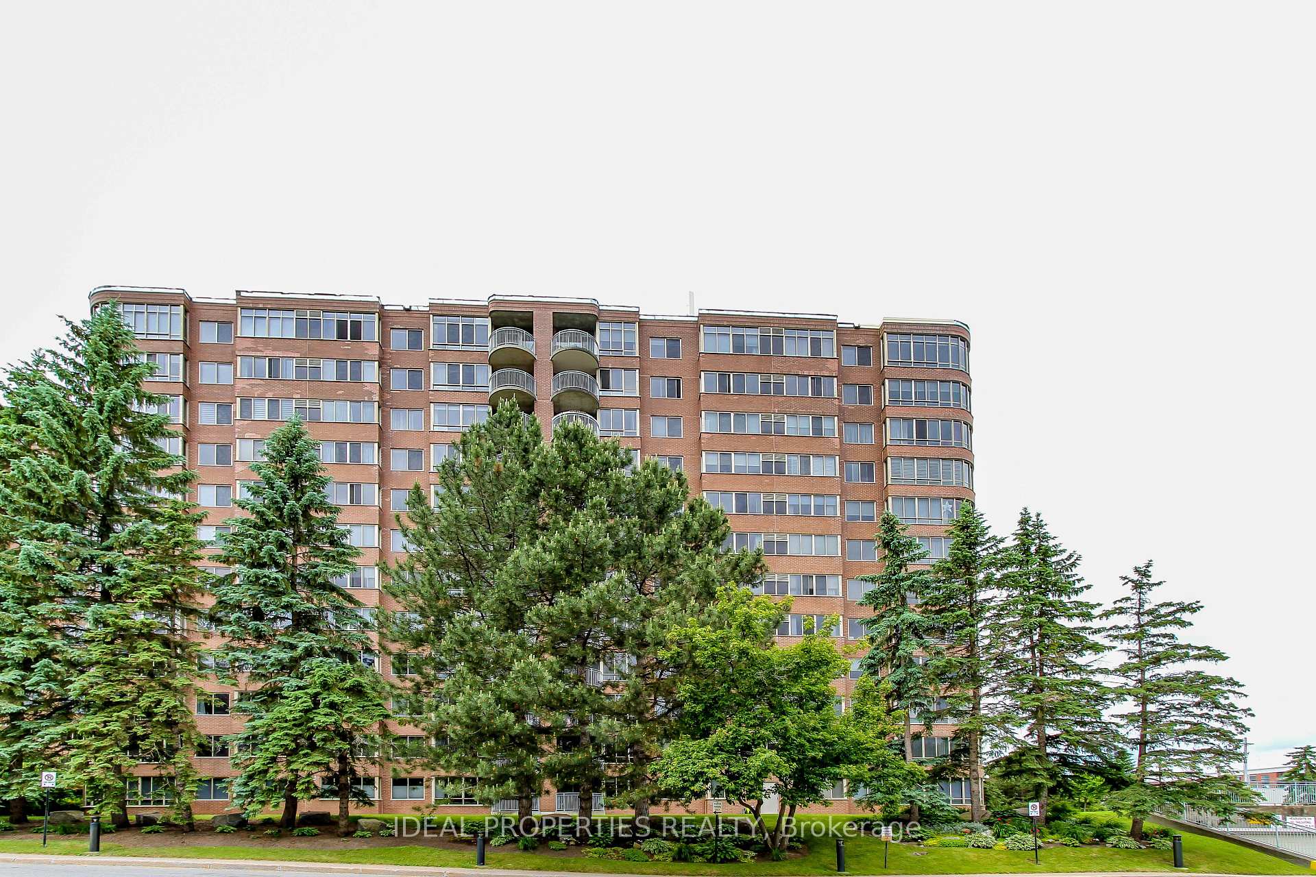 Front of Unit 809, 100 Grant Carman Drive N