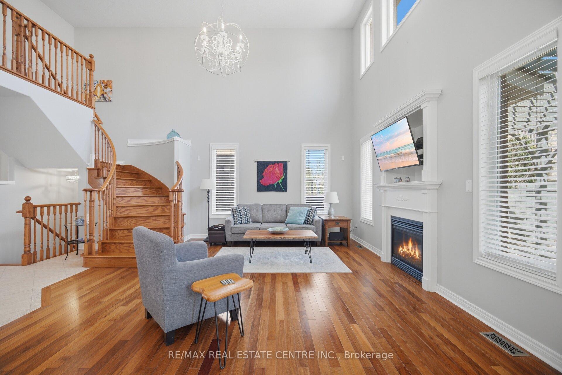 Photo 15 of 6 Parisian Crescent, Barrie, Innis-Shore — HOMEH
