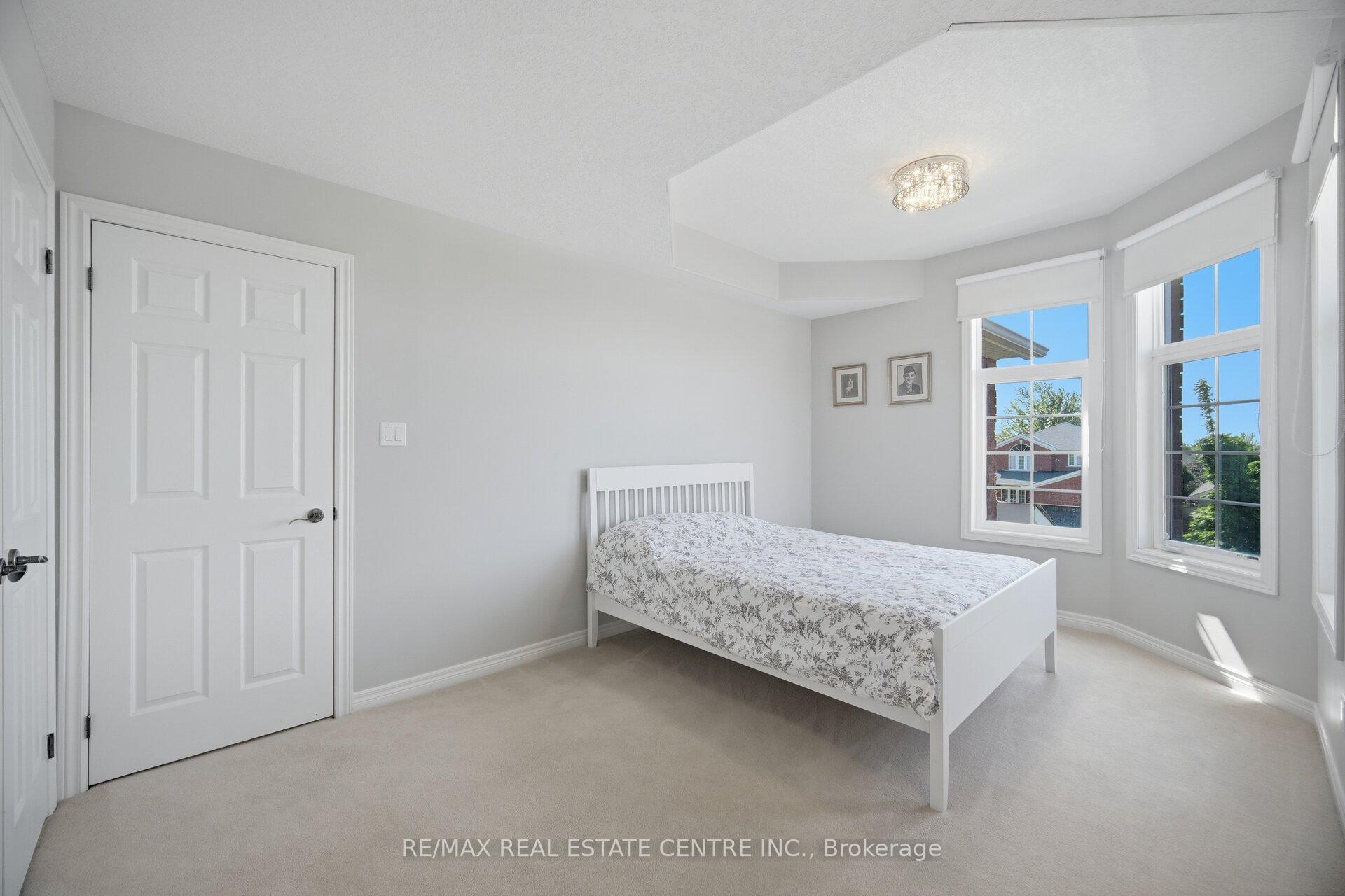 Photo 28 of 6 Parisian Crescent, Barrie, Innis-Shore — HOMEH