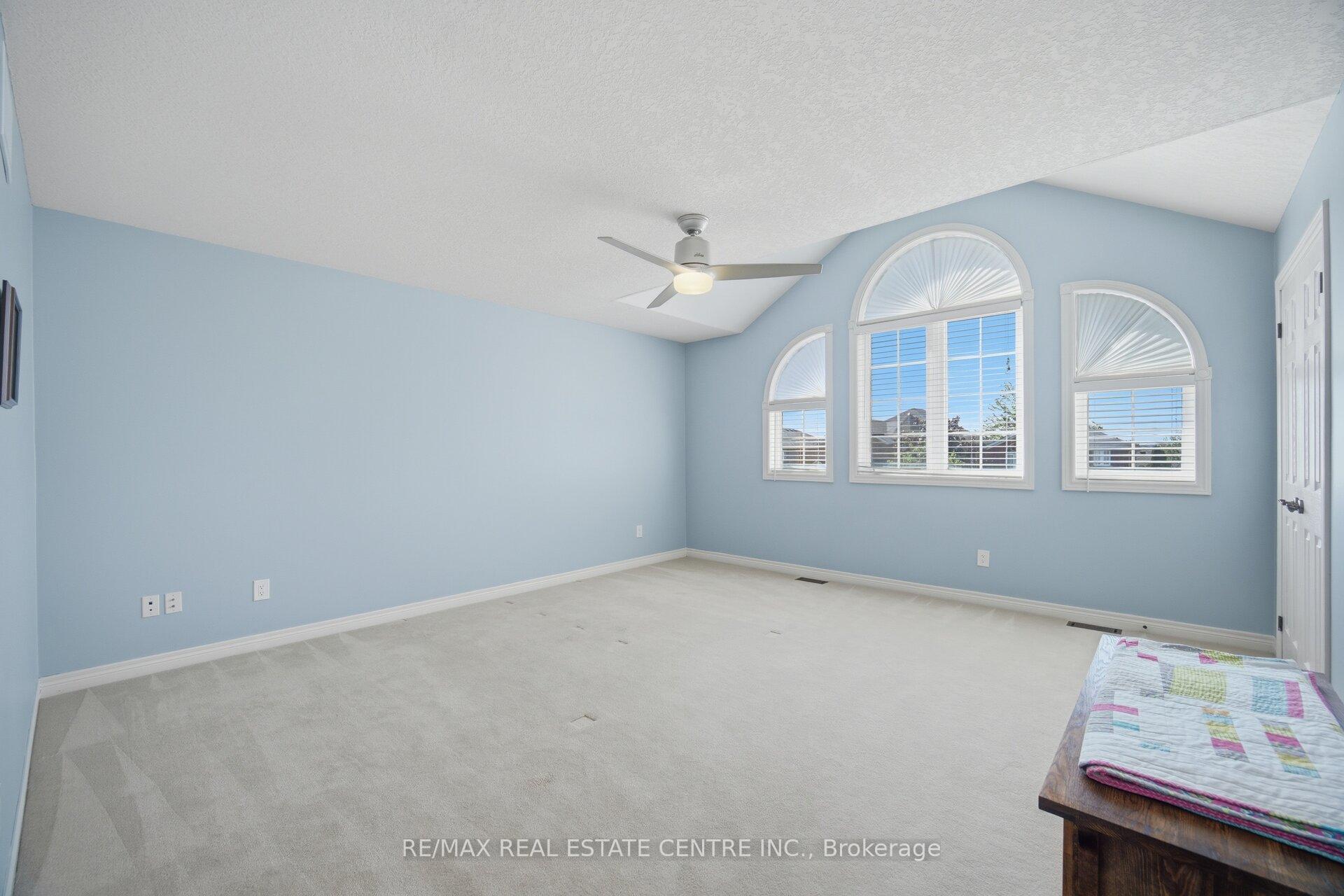 Photo 29 of 6 Parisian Crescent, Barrie, Innis-Shore — HOMEH
