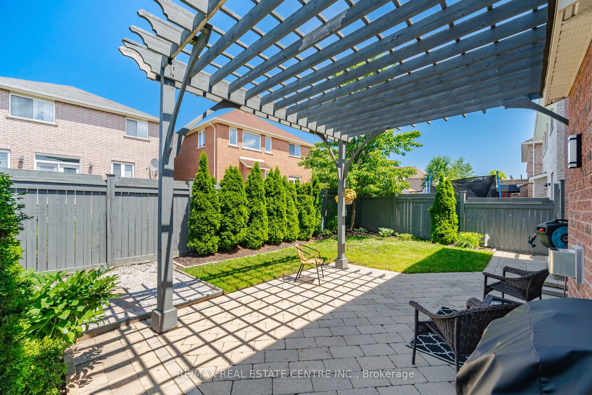Photo 40 of 6 Parisian Crescent, Barrie, Innis-Shore — HOMEH