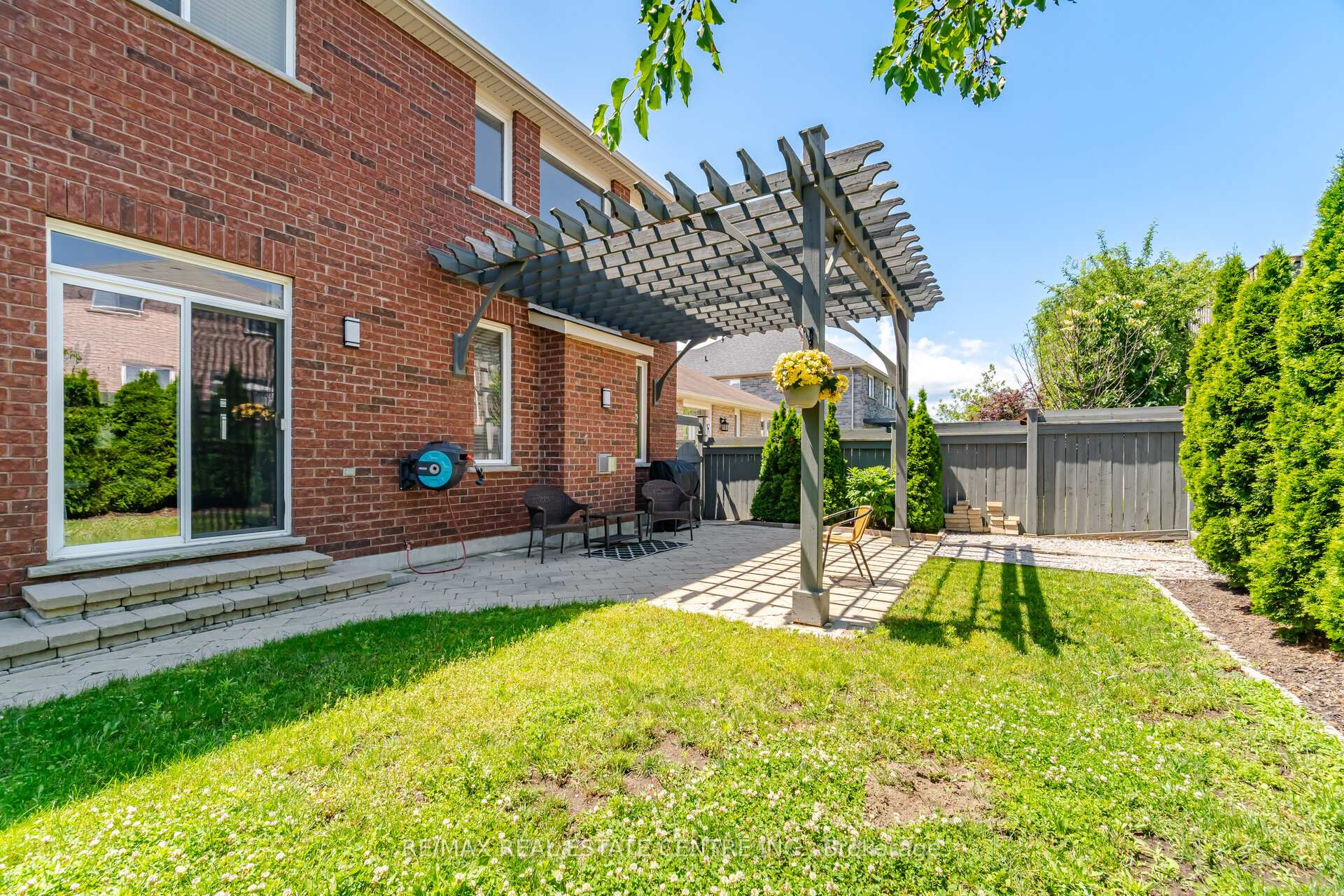 Photo 42 of 6 Parisian Crescent, Barrie, Innis-Shore — HOMEH