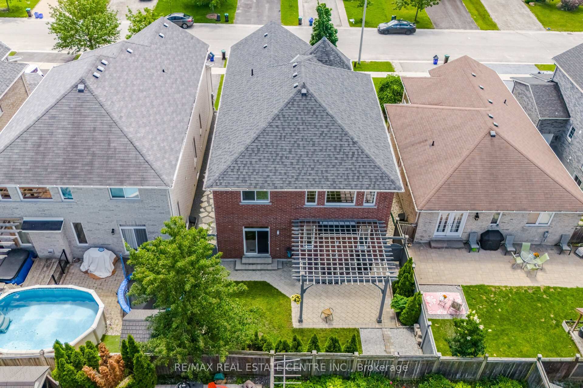 Photo 43 of 6 Parisian Crescent, Barrie, Innis-Shore — HOMEH