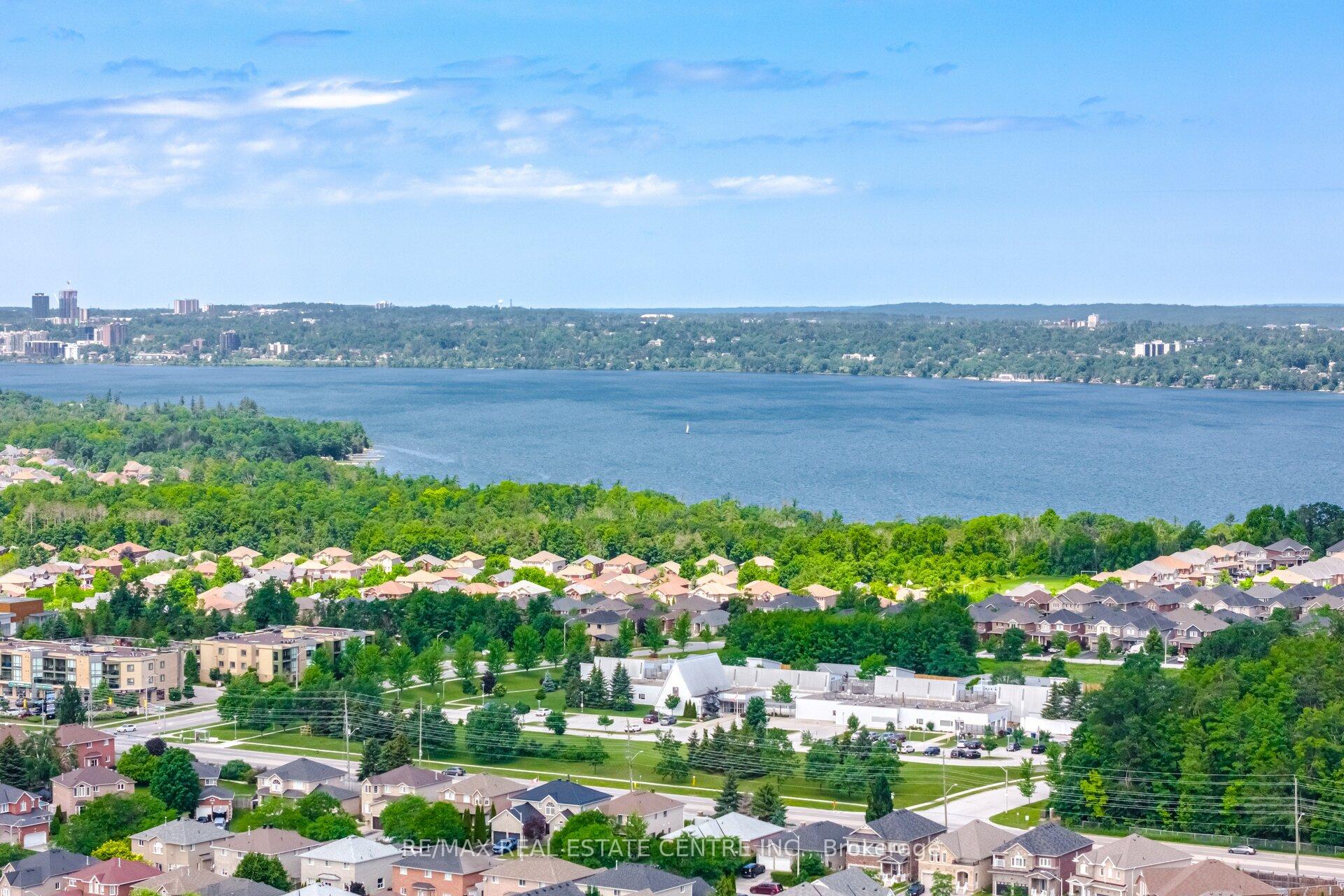 Photo 44 of 6 Parisian Crescent, Barrie, Innis-Shore — HOMEH