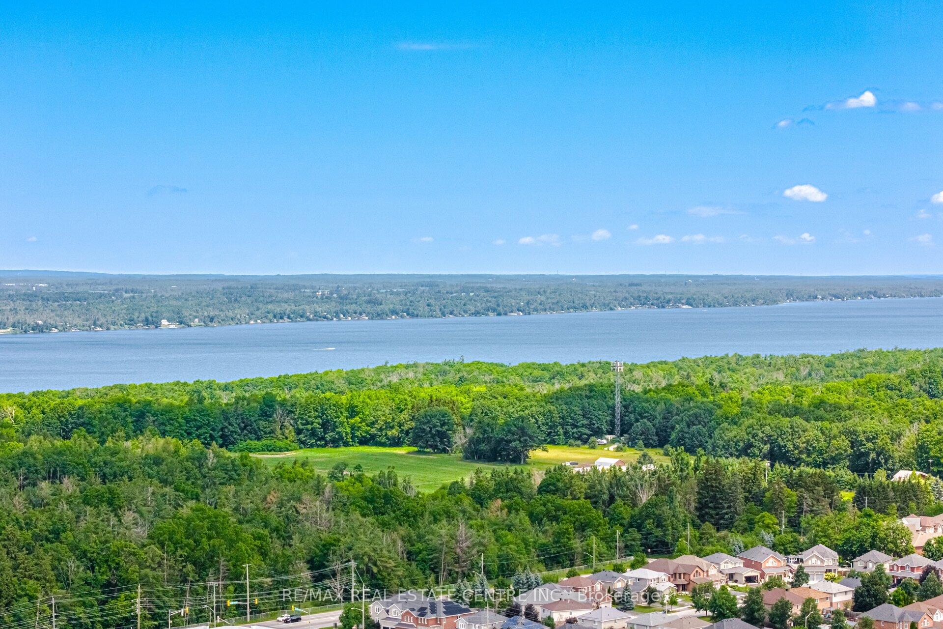 Photo 45 of 6 Parisian Crescent, Barrie, Innis-Shore — HOMEH
