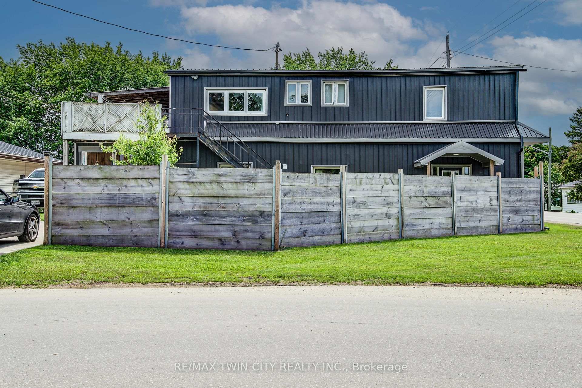 Photo 3 of 6409 Perth Rd 121 Poole, Perth East, Mornington — HOMEH