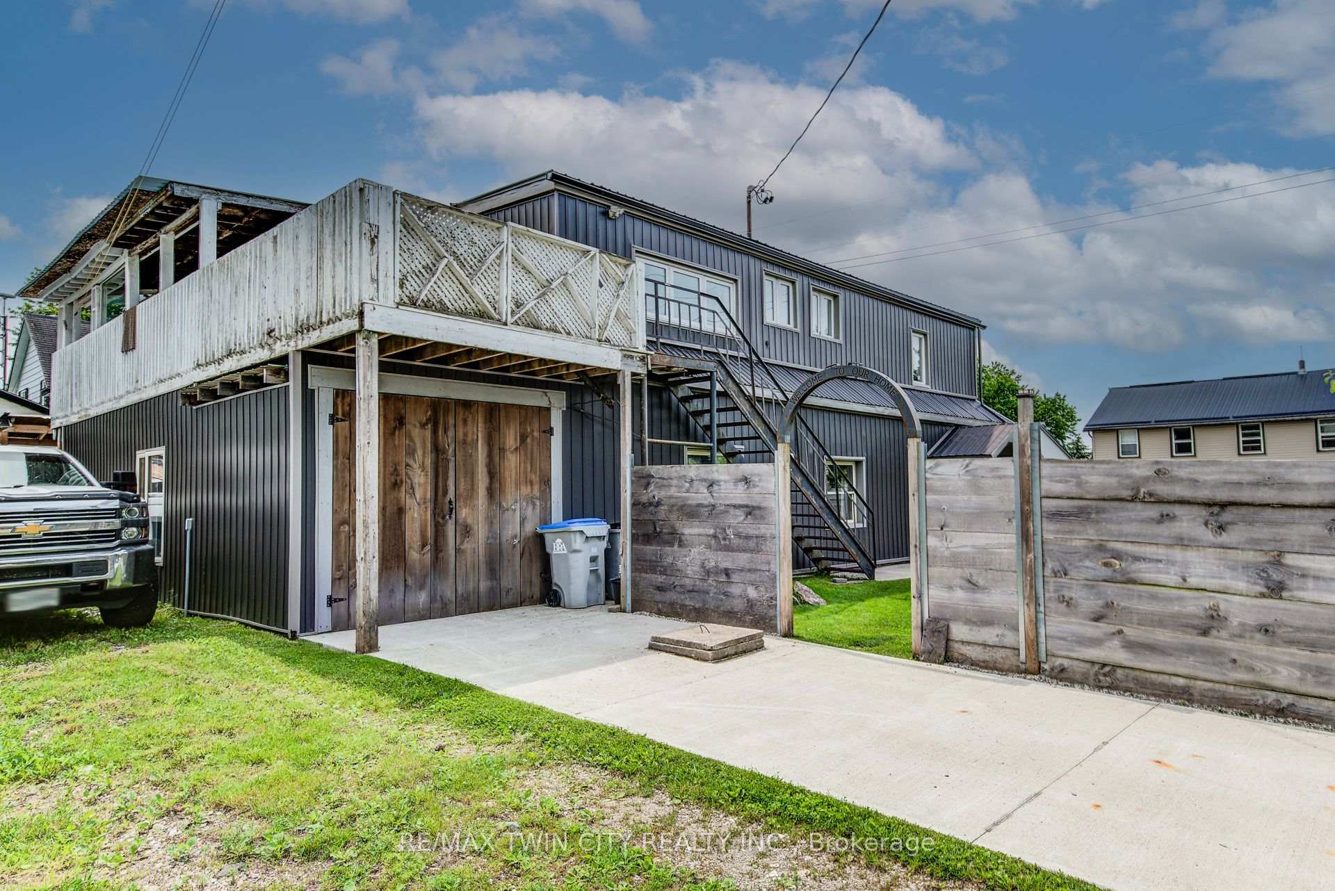 Photo 4 of 6409 Perth Rd 121 Poole, Perth East, Mornington — HOMEH