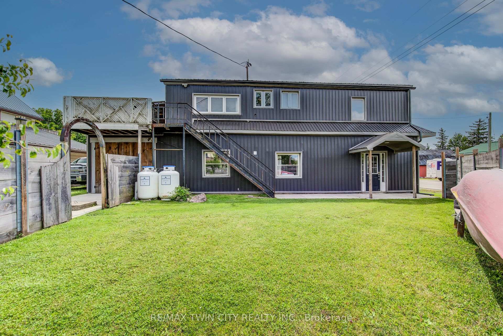 Photo 6 of 6409 Perth Rd 121 Poole, Perth East, Mornington — HOMEH