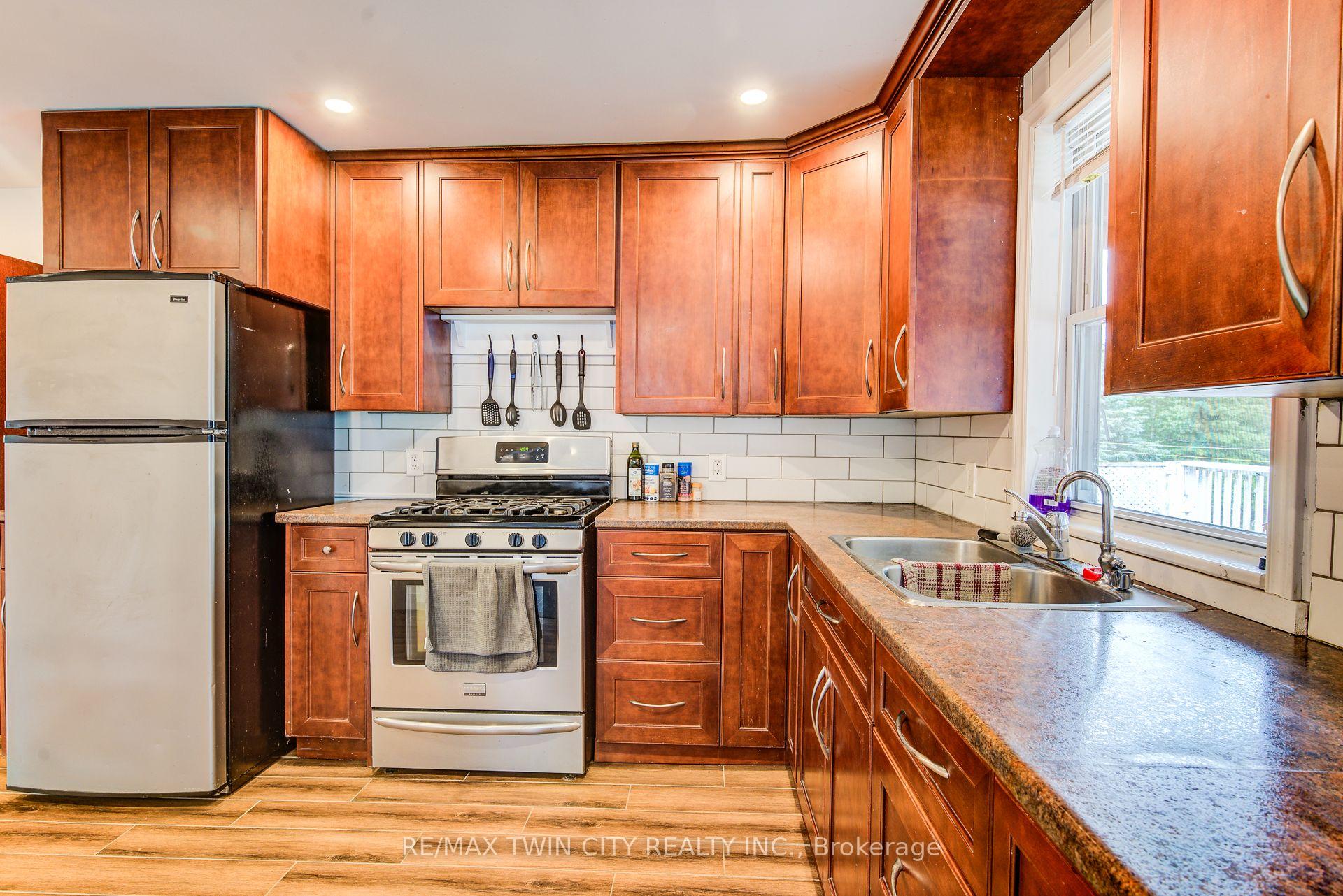 Photo 23 of 6409 Perth Rd 121 Poole, Perth East, Mornington — HOMEH