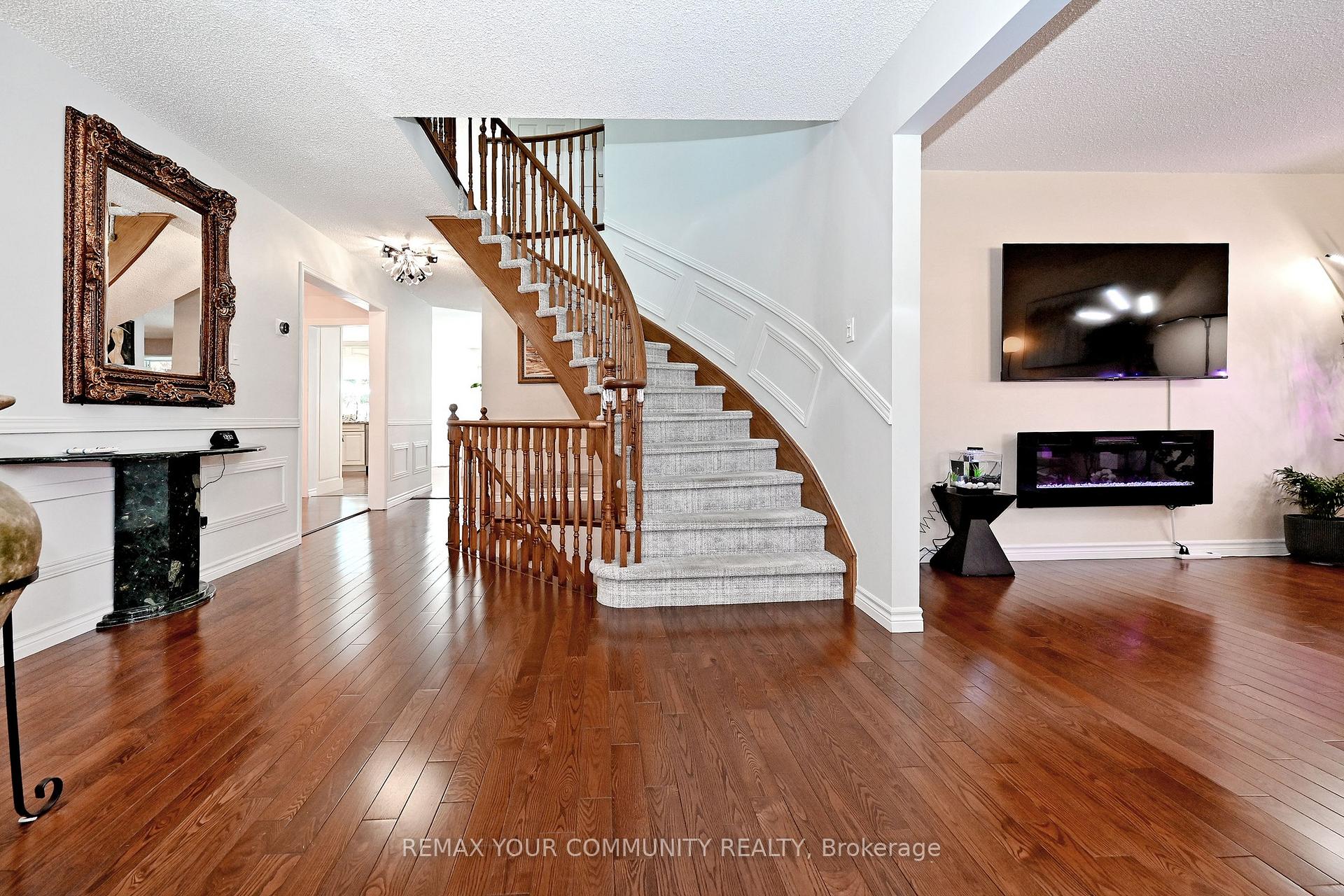 Photo 4 of 48 Haskell Crescent, Aurora, Aurora Highlands — HOMEH