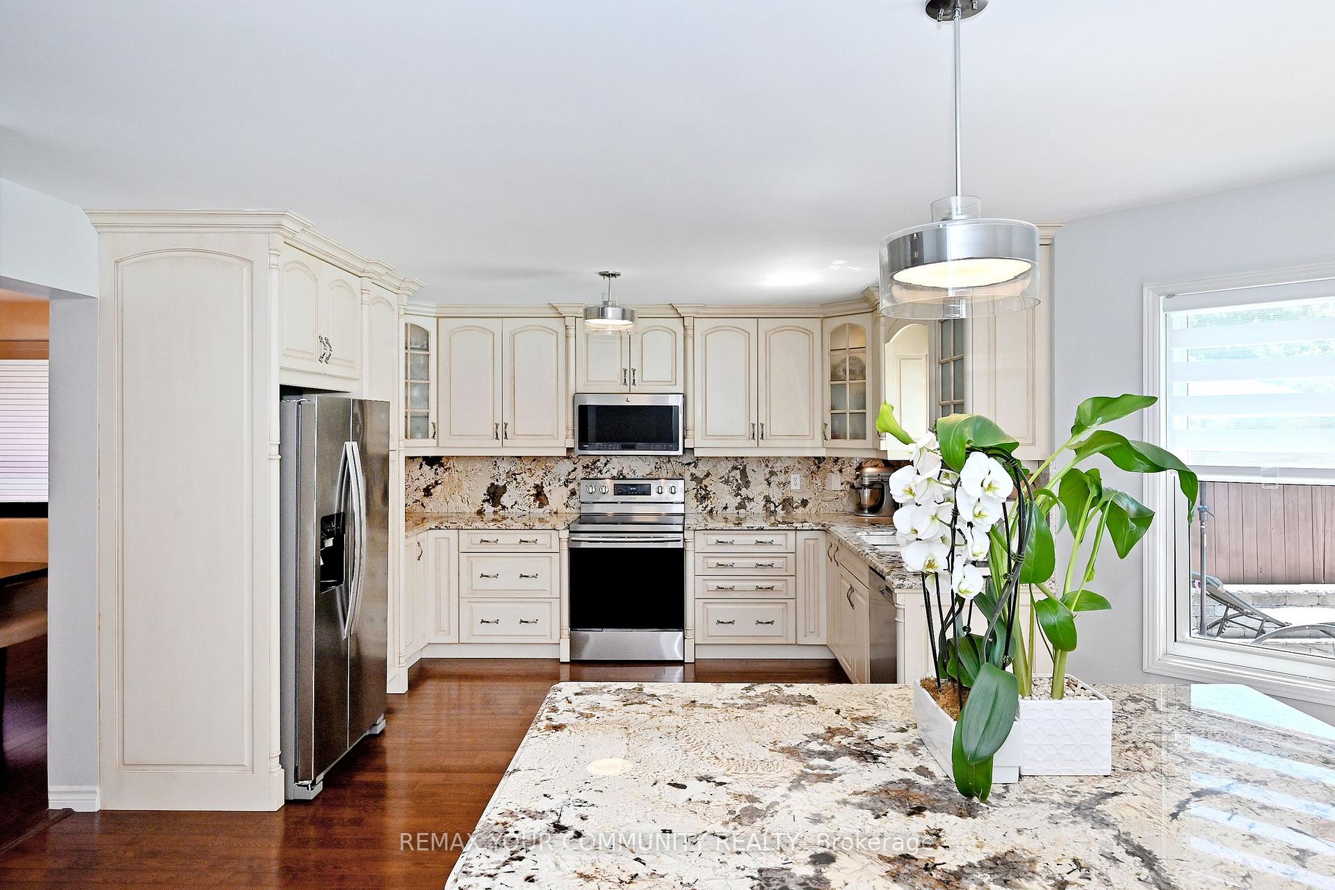 Photo 8 of 48 Haskell Crescent, Aurora, Aurora Highlands — HOMEH