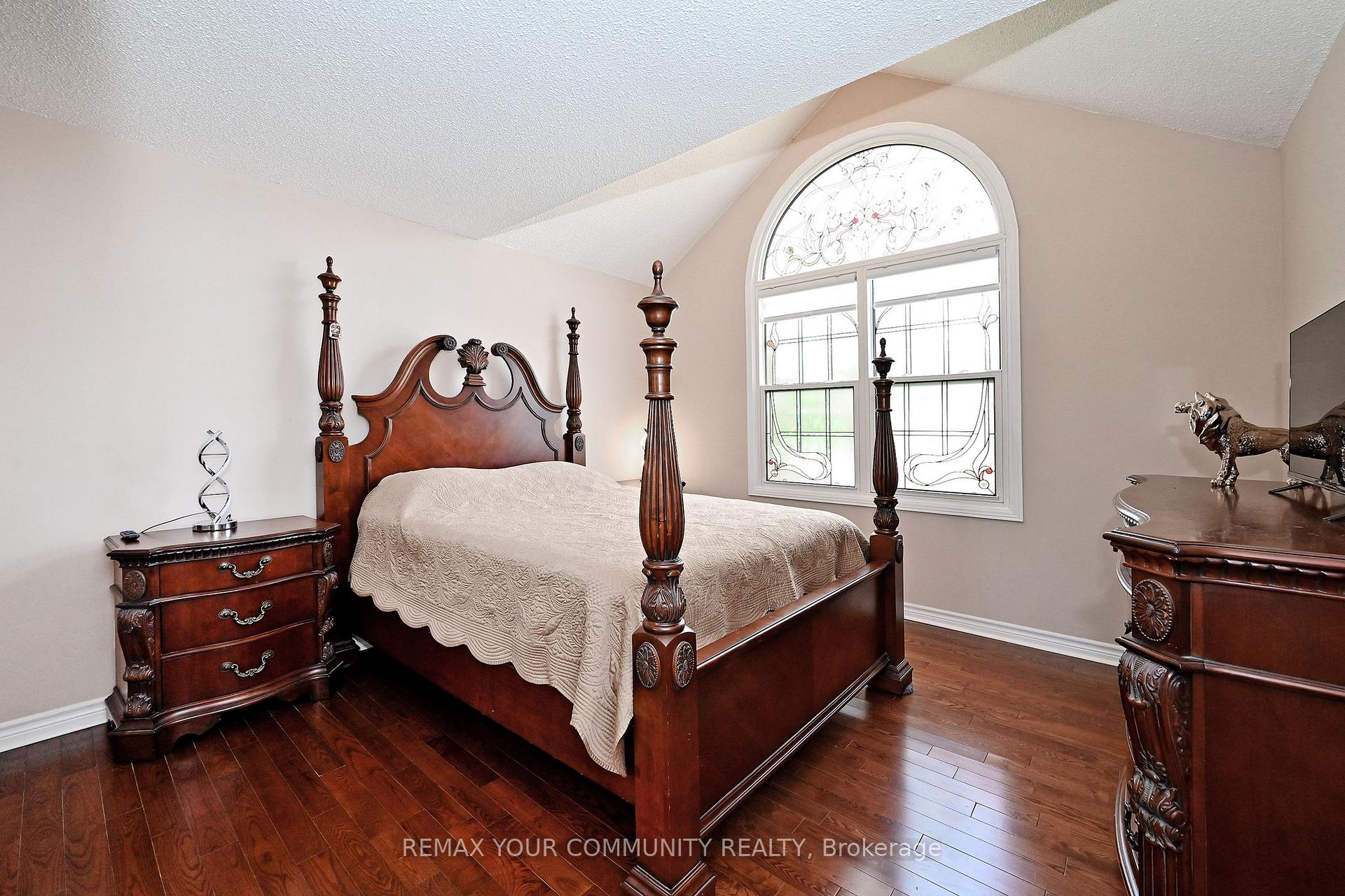 Photo 21 of 48 Haskell Crescent, Aurora, Aurora Highlands — HOMEH