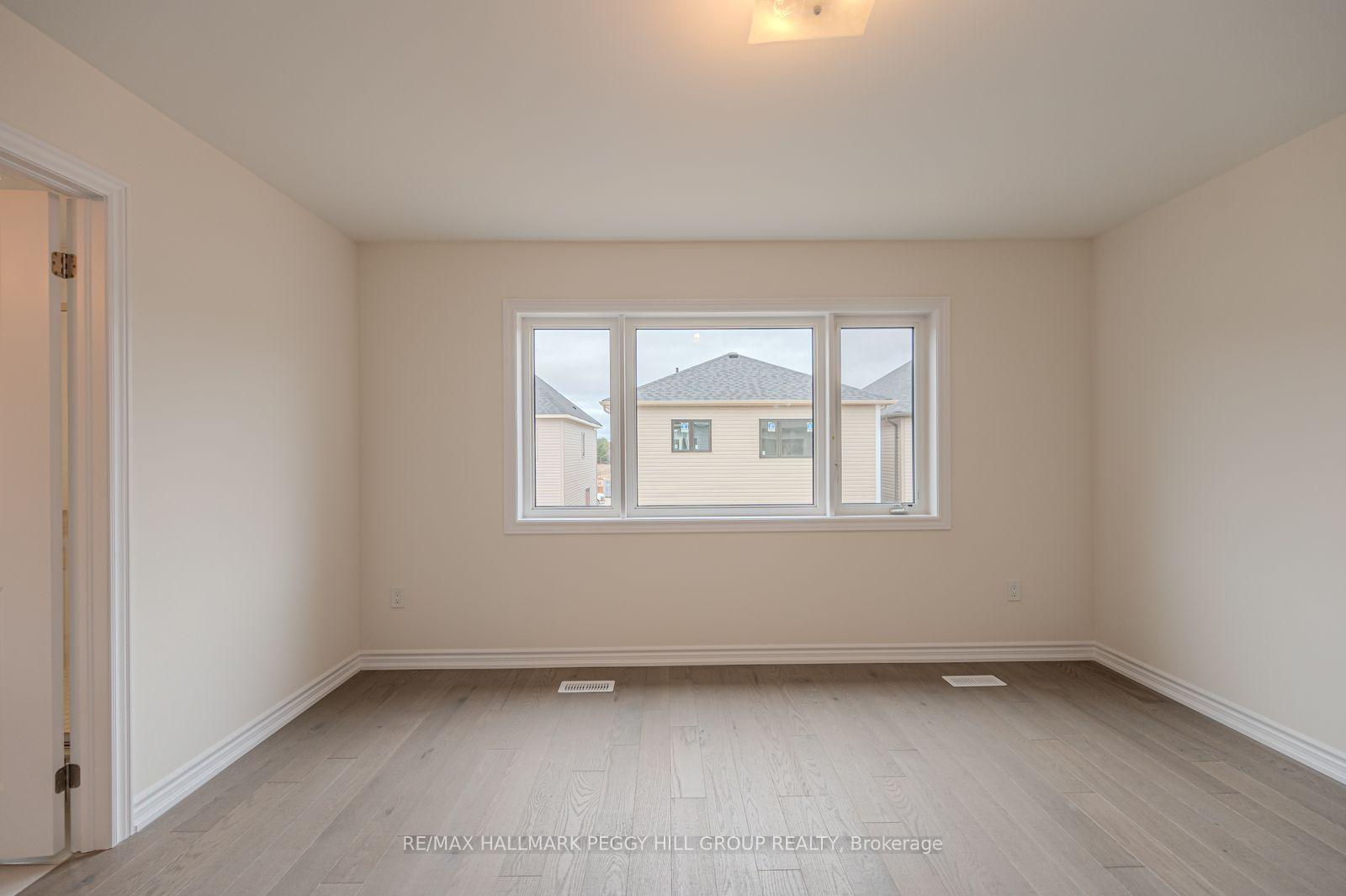 Photo 7 of Unit 1, 14 Tamworth Terrace, Barrie, Rural Barrie Southeast — HOMEH