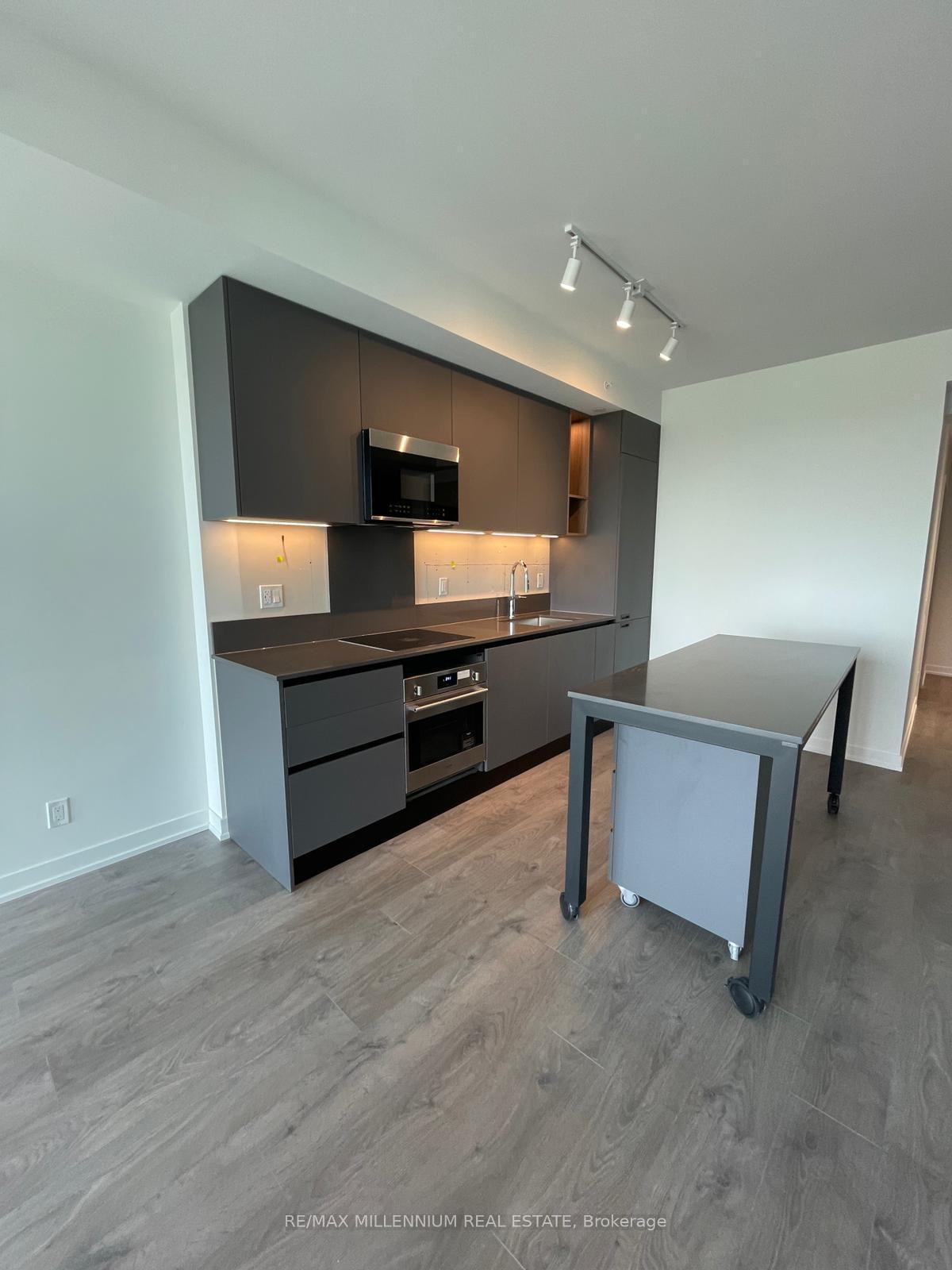 Photo 5 of Unit 1512, 39 Mary Street, Barrie, City Centre — HOMEH