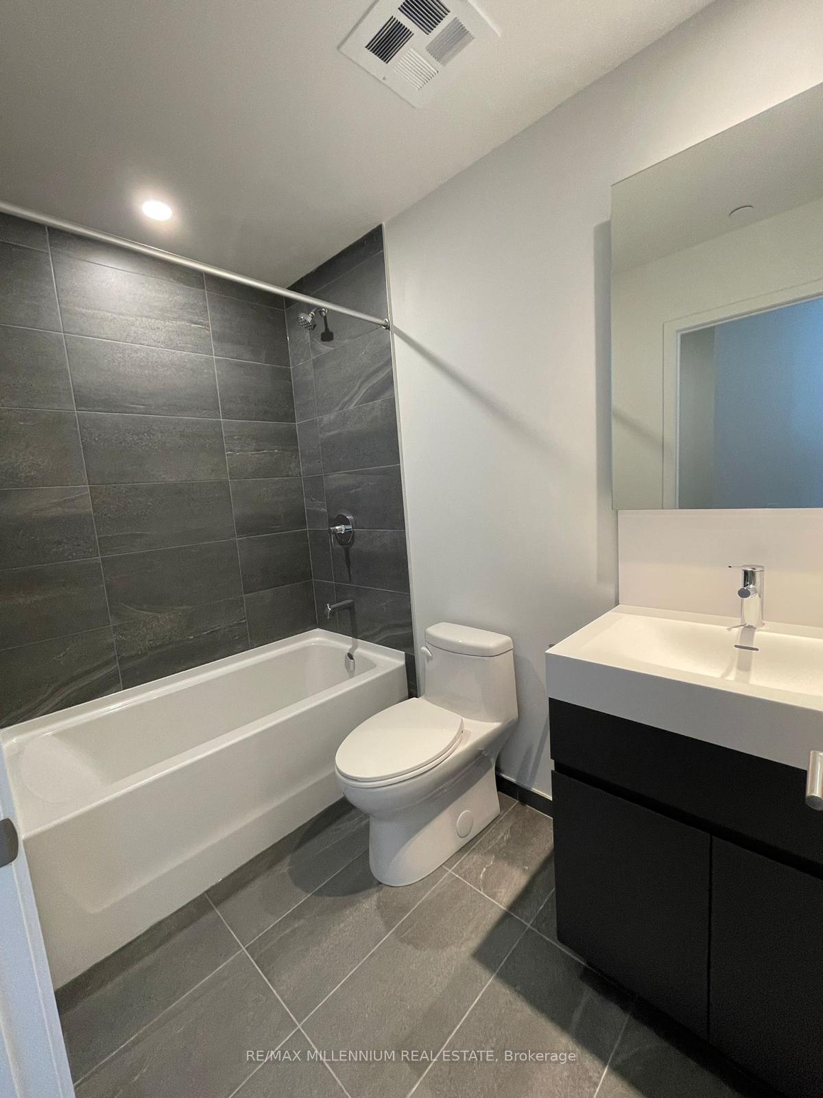Photo 7 of Unit 1512, 39 Mary Street, Barrie, City Centre — HOMEH