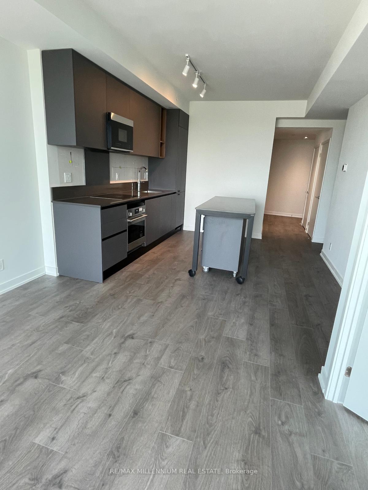 Photo 10 of Unit 1512, 39 Mary Street, Barrie, City Centre — HOMEH