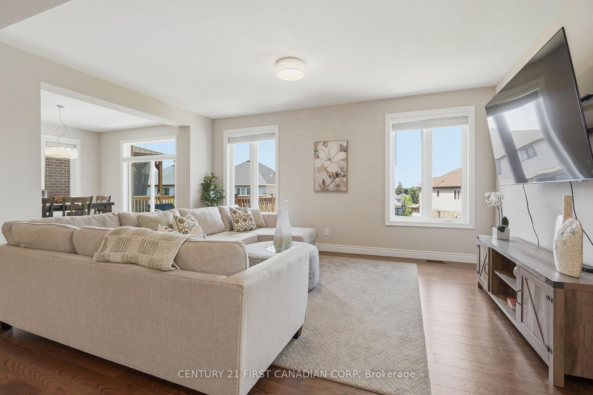 Photo 9 of 2608 Holbrook Drive, London, South U — HOMEH