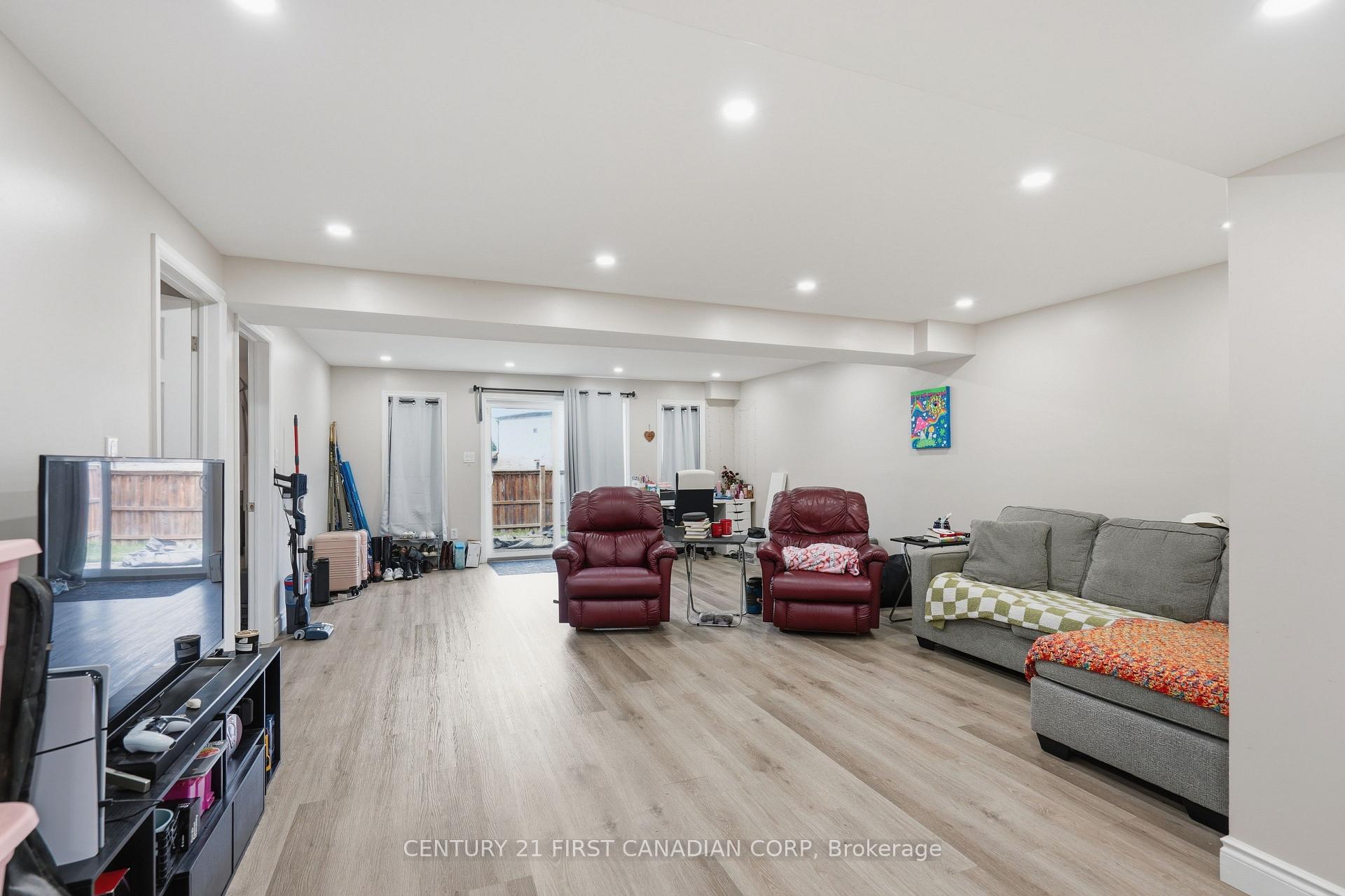 Photo 32 of 2608 Holbrook Drive, London, South U — HOMEH