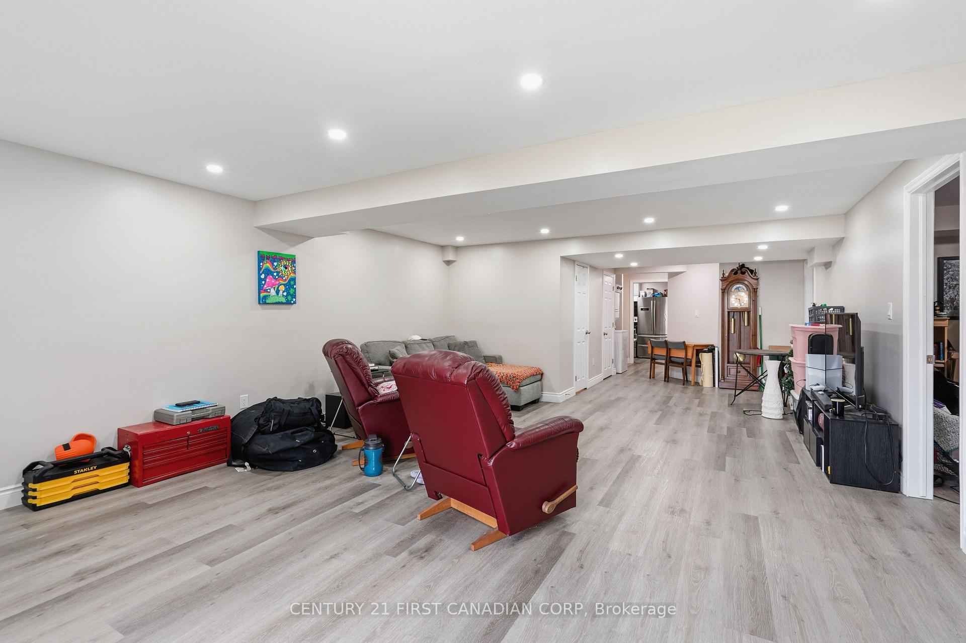 Photo 33 of 2608 Holbrook Drive, London, South U — HOMEH