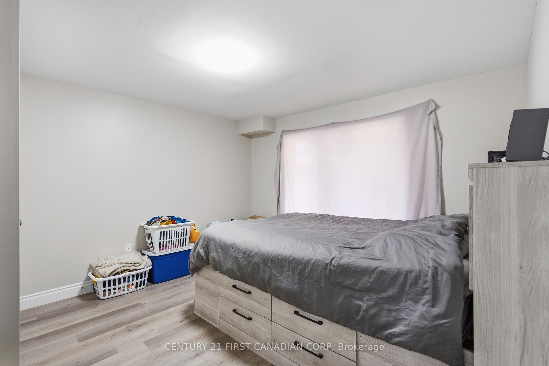 Photo 35 of 2608 Holbrook Drive, London, South U — HOMEH