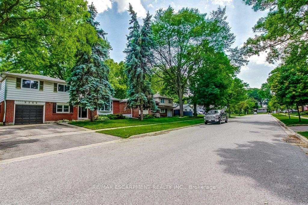 Photo 2 of 5342 Linbrook Road, Burlington, Appleby — HOMEH