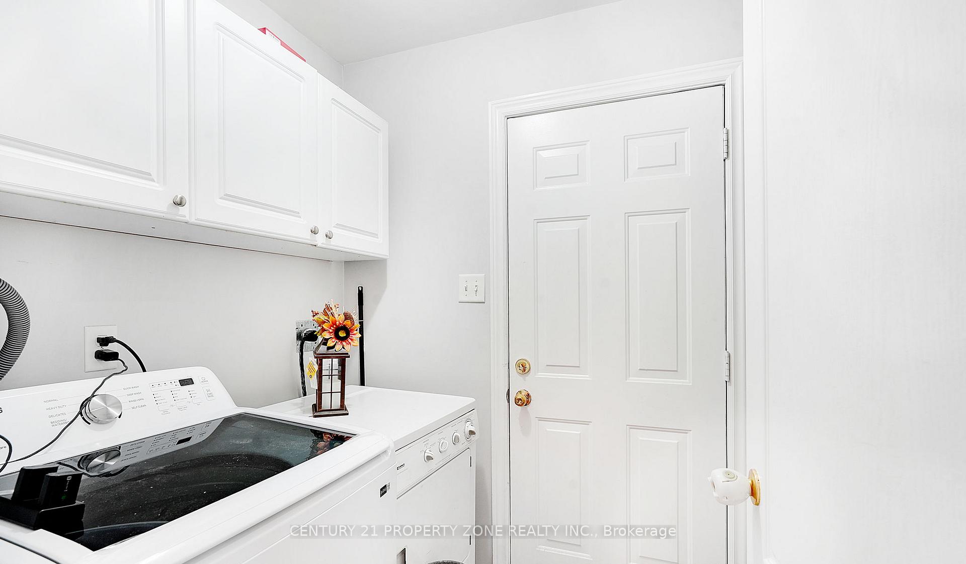 Photo 20 of 54 Dwellers Road, Brampton, Fletcher's Creek Village — HOMEH