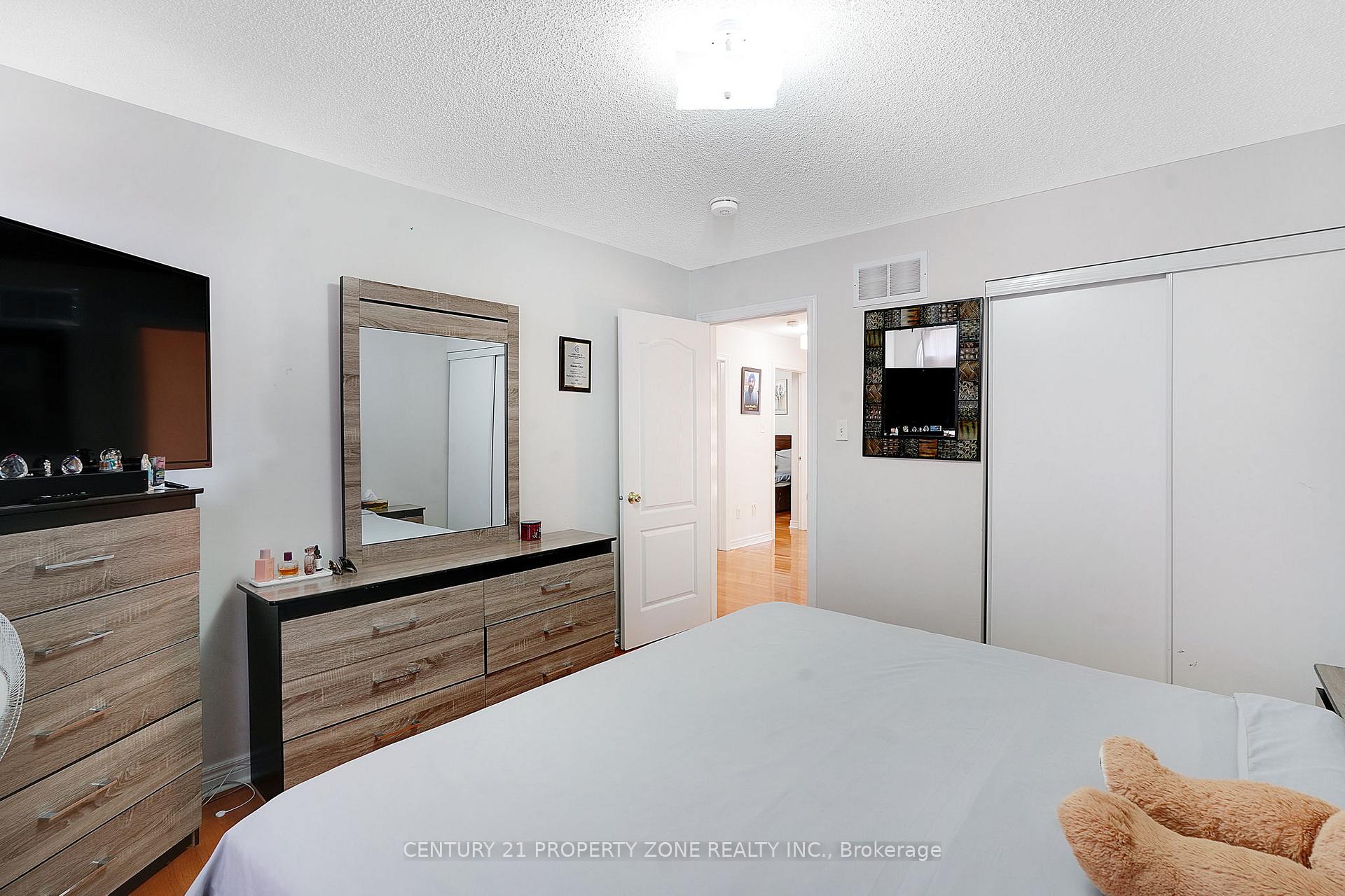 Photo 23 of 54 Dwellers Road, Brampton, Fletcher's Creek Village — HOMEH