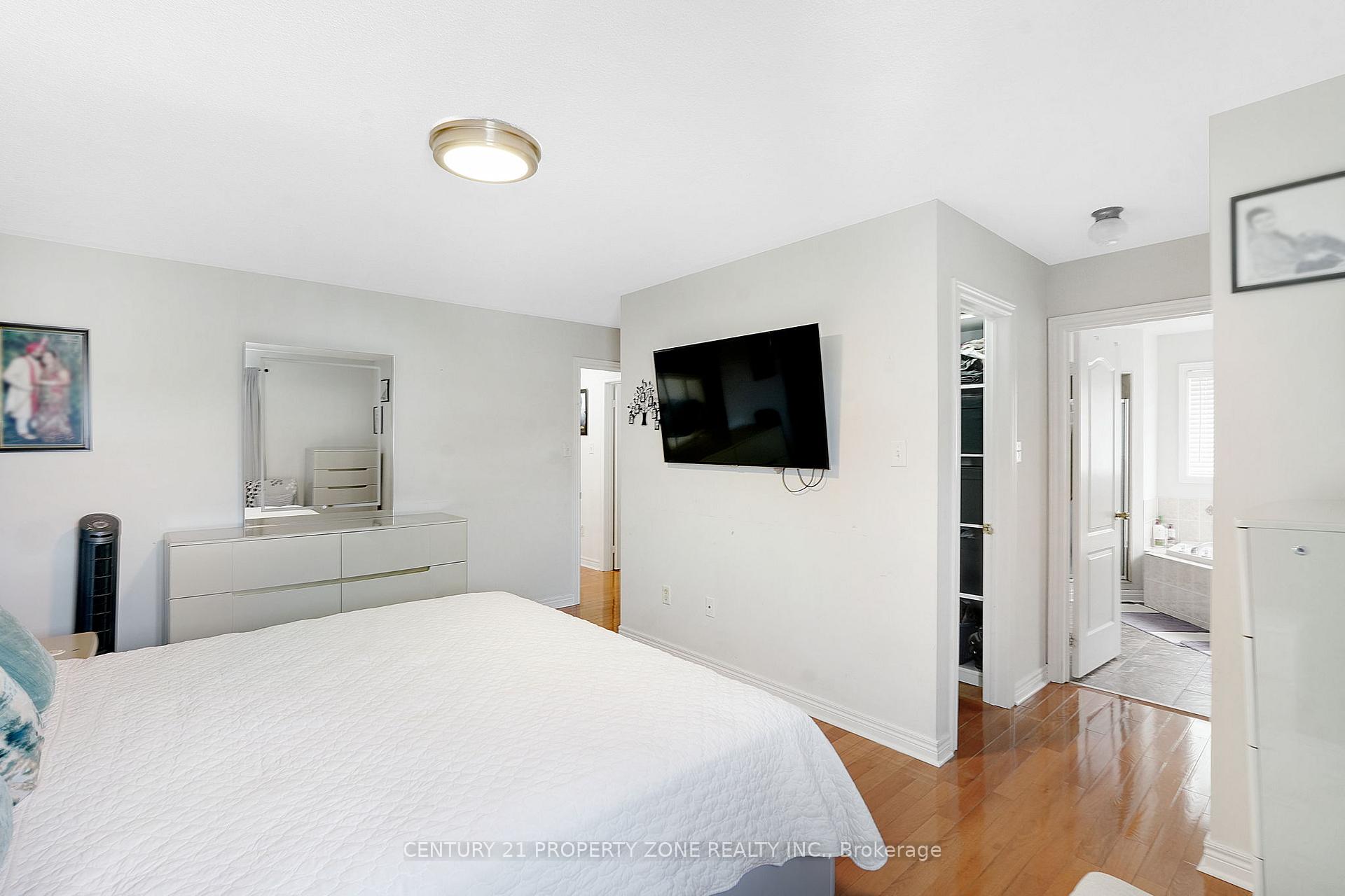 Photo 30 of 54 Dwellers Road, Brampton, Fletcher's Creek Village — HOMEH