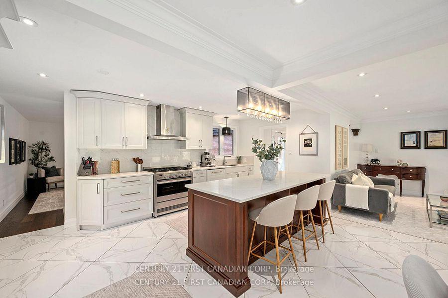Photo 4 of 43 Compton Crescent, London, South R — HOMEH
