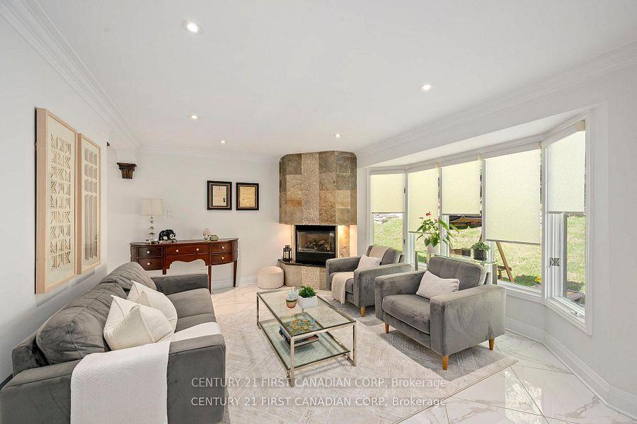 Photo 6 of 43 Compton Crescent, London, South R — HOMEH