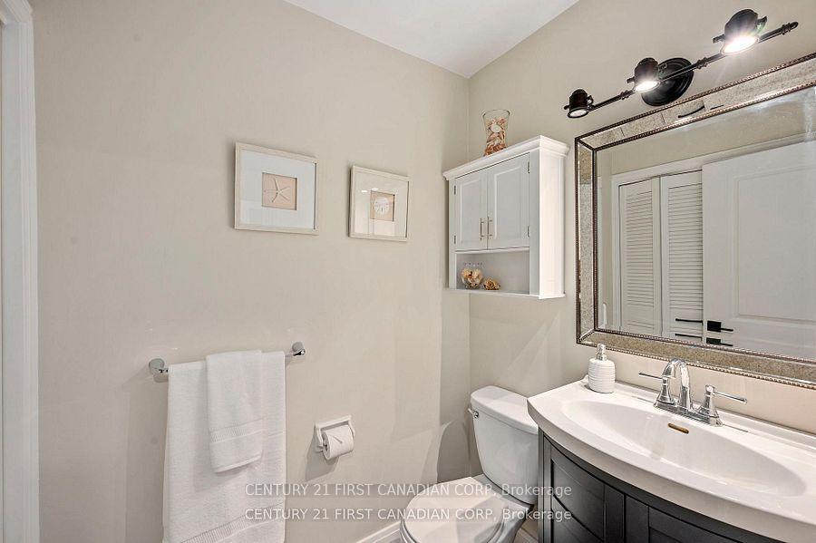 Photo 12 of 43 Compton Crescent, London, South R — HOMEH