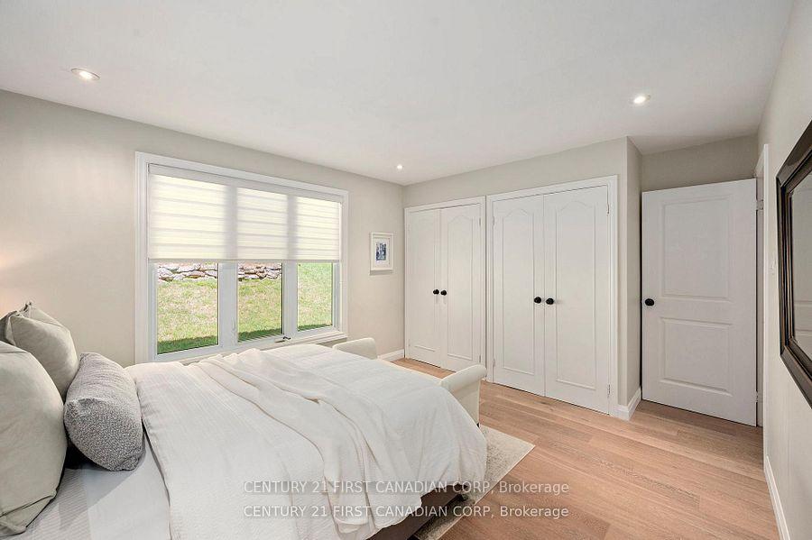 Photo 15 of 43 Compton Crescent, London, South R — HOMEH