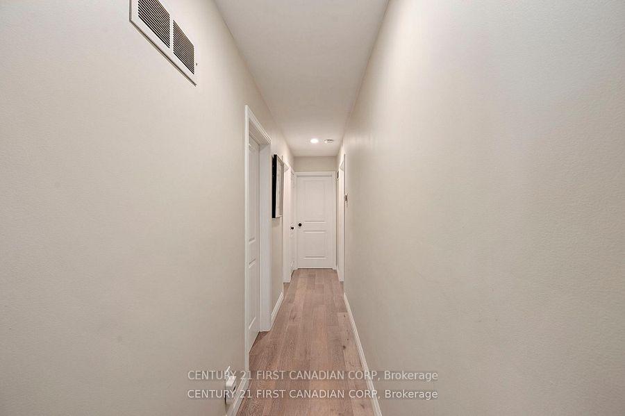 Photo 20 of 43 Compton Crescent, London, South R — HOMEH