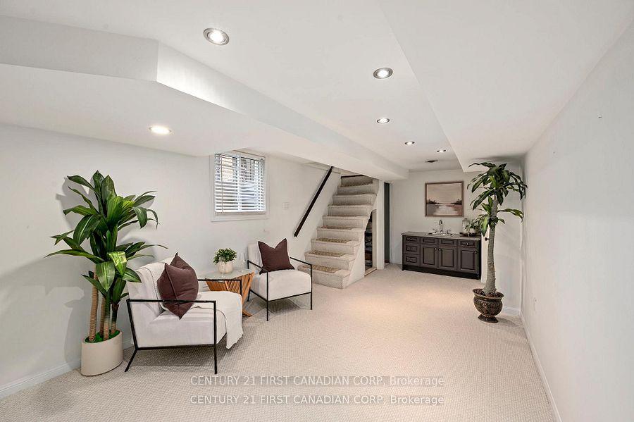 Photo 21 of 43 Compton Crescent, London, South R — HOMEH